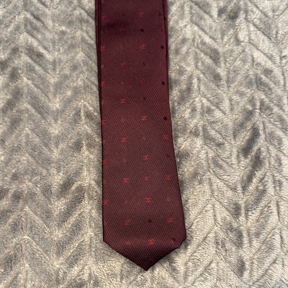 CHANEL Burgundy Tie - Picture 2 of 7